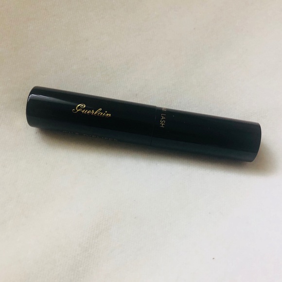 New Guerlain Maxi Lash Mascara - Picture 1 of 5